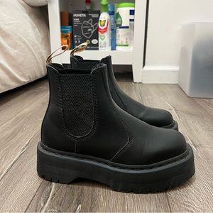 Dr Marten Vegan 2976 Felix Platform Chelsea Boot Monochrome Black